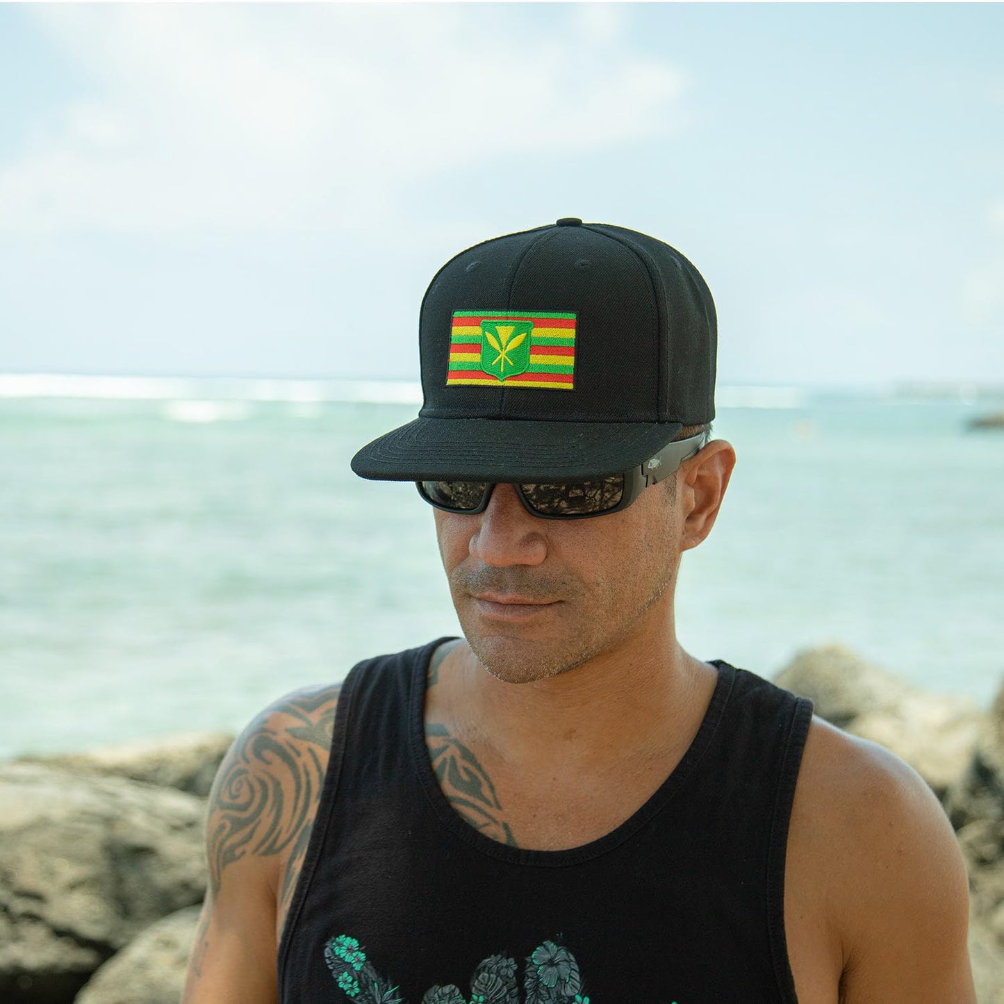 International Tie Kanaka Maoli Hat for Men and Women - Snapback Trucker Baseball Cap (Black Flatbill)