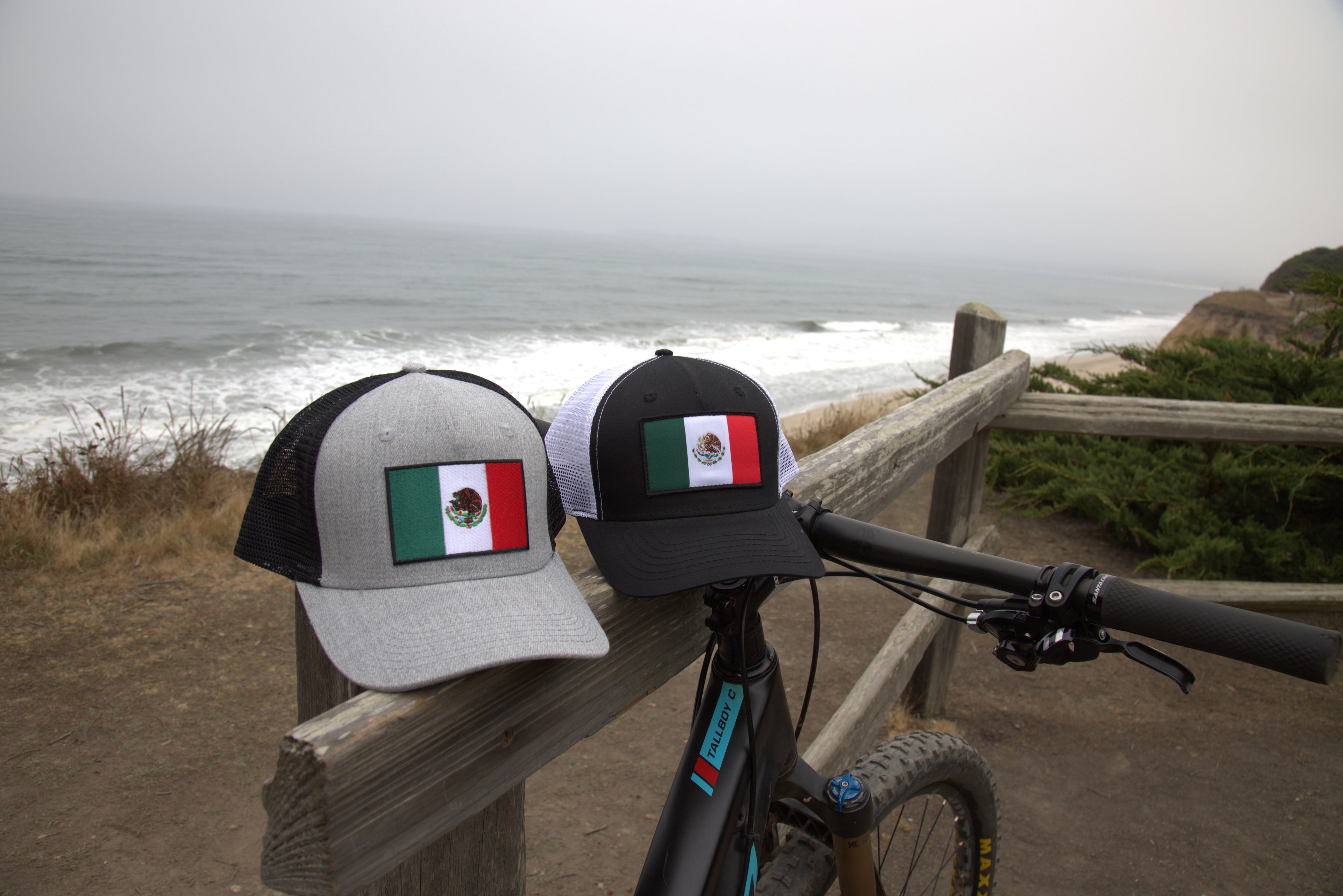 Mexico Flag Snapback Cap (Grey/Black)